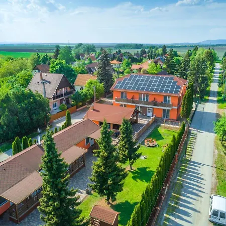 Boglarka Apartmanhaz Mezokovesd Exterior photo