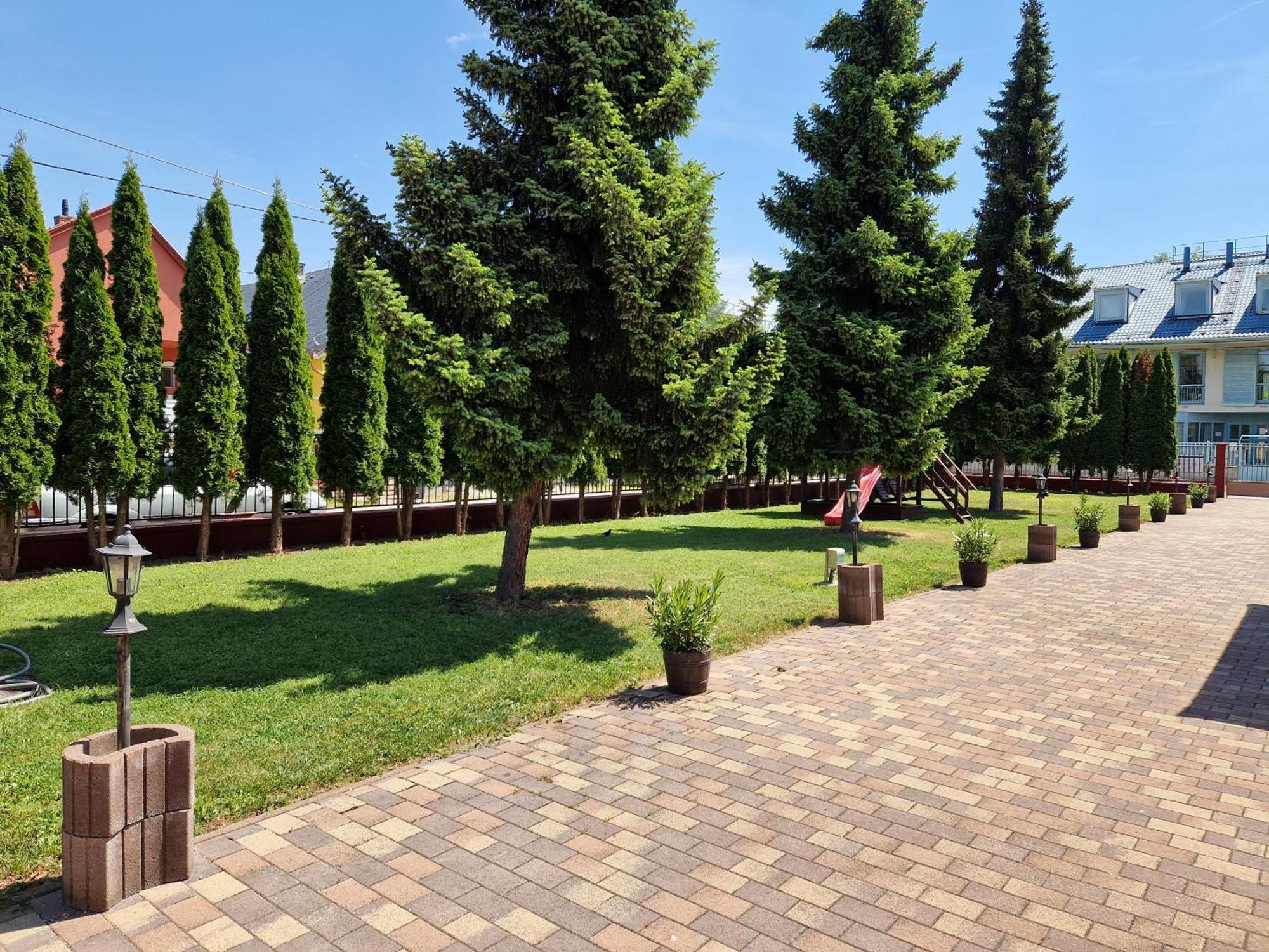 Boglarka Apartmanhaz Apartment Mezokovesd